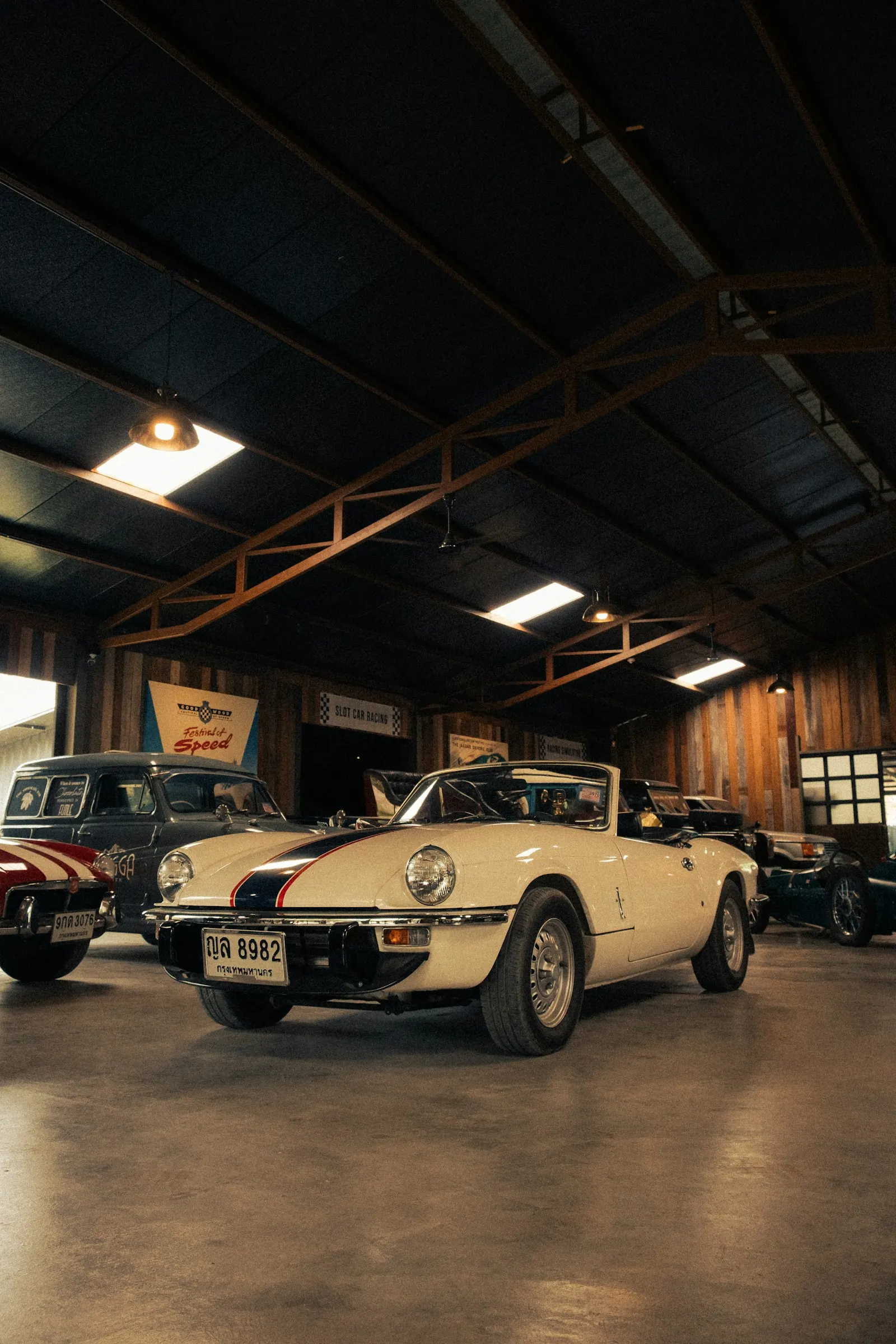 Klassiekers in de garage van het clubhuis